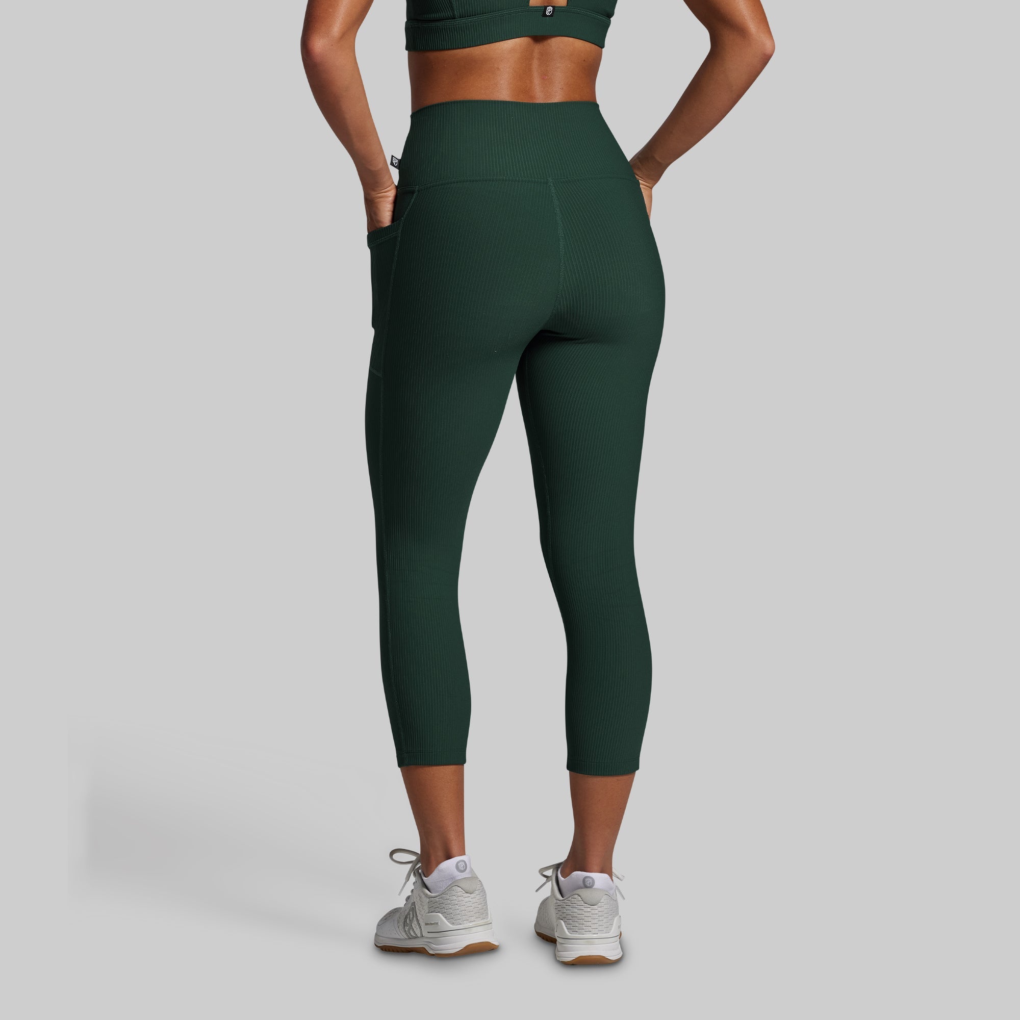 All or Nothing Capri w/ Pockets (Grove)